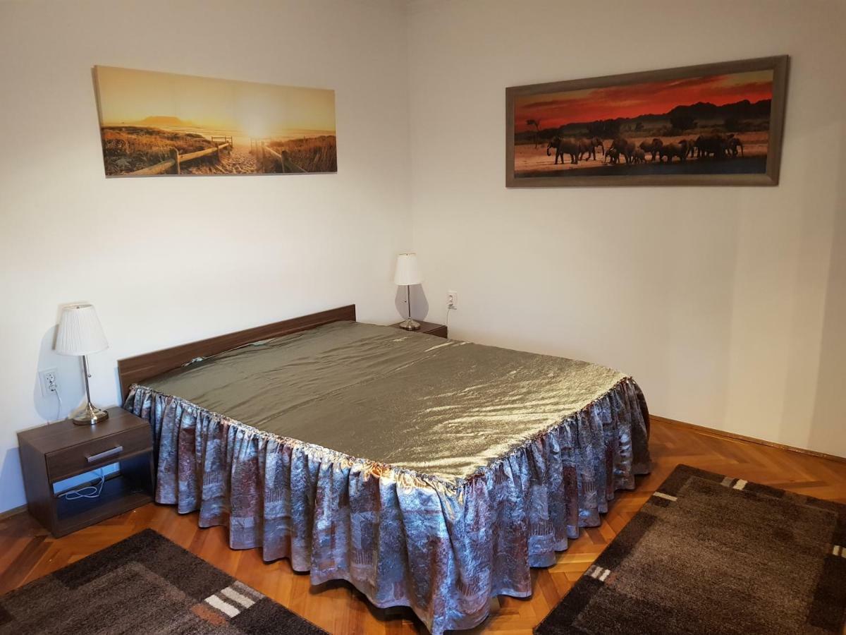 Lia Apartman Кишкунхалаш Екстериор снимка